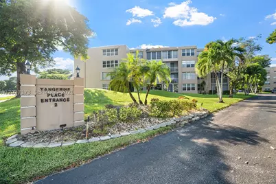 9480 Tangerine #101, Davie, FL 33324 - Photo 2