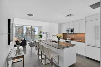 68 SE 6th #3506, Miami, FL 33131 - Photo 10