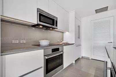 68 SE 6th #3506, Miami, FL 33131 - Photo 6