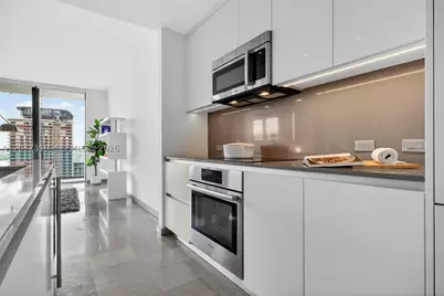 68 SE 6th #3506, Miami, FL 33131 - Photo 8