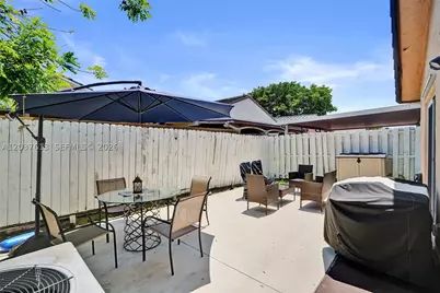 2886 W 74th, Hialeah, FL 33018 - Photo 26
