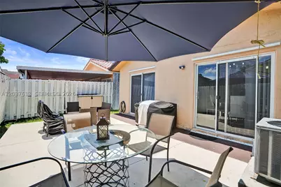 2886 W 74th, Hialeah, FL 33018 - Photo 24