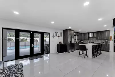 551 SW 127th, Miami, FL 33184 - Photo 12