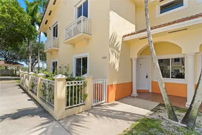 7362 NW 179th #7362, Hialeah, FL 33015 - Photo 2