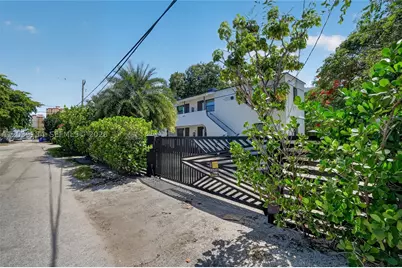 8270 NE 1st #3, Miami, FL 33138 - Photo 4