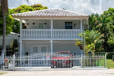 16990 NE 5th #2, North Miami Beach, FL 33162 - Photo 1