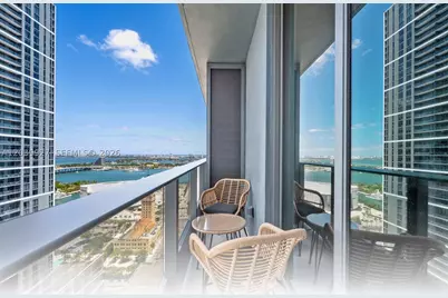 121 NE 5th #3200, Miami, FL 33132 - Photo 2