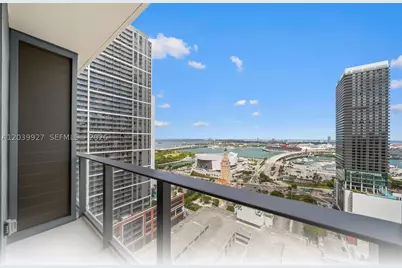 121 NE 5th #3200, Miami, FL 33132 - Photo 1
