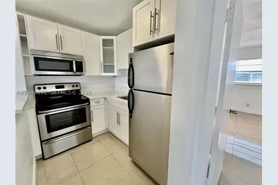 241 SE 9th #207, Pompano Beach, FL 33060 - Photo 4