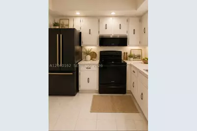 600 Three Islands #1015, Hallandale Beach, FL 33009 - Photo 2