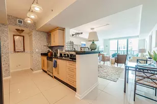 325 S Biscayne, Miami, FL 33131 - Photo 6