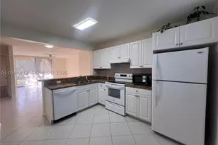 5661 Riverside, Coral Springs, FL 33067 - Photo 8