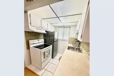 2145 Pierce #206, Hollywood, FL 33020 - Photo 2