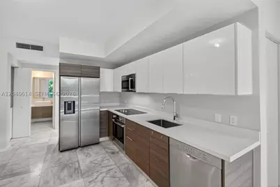 1010 SW 2nd #603, Miami, FL 33130 - Photo 2