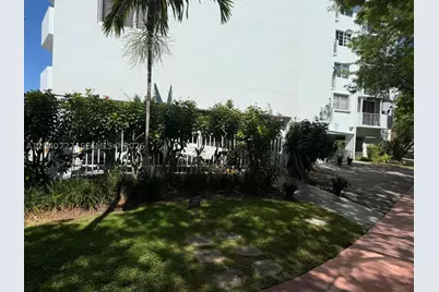 1990 Marseille #303, Miami Beach, FL 33141 - Photo 22