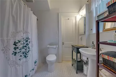 405 SW 11th, Miami, FL 33130 - Photo 16