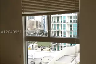 325 S Biscayne, Miami, FL 33131 - Photo 4
