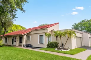324 Patio Village, Weston, FL 33326 - Photo 1