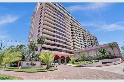 5225 Collins #914, Miami Beach, FL 33140 - Photo 4