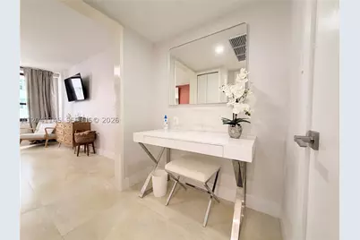 5225 Collins #914, Miami Beach, FL 33140 - Photo 36