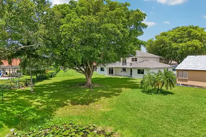 15010 E Falcons Lea, Davie, FL 33331 - Photo 8