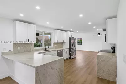 15010 E Falcons Lea, Davie, FL 33331 - Photo 26