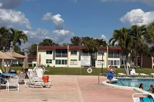 237 Lake Frances, West Palm Beach, FL 33411 - Photo 10
