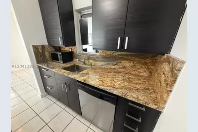 641 Espanola #3, Miami Beach, FL 33139 - Photo 4