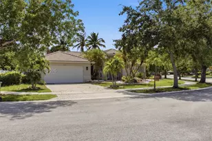 241 Fairmont, Weston, FL 33326 - Photo 4