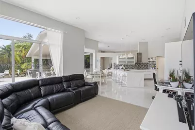 241 Fairmont, Weston, FL 33326 - Photo 18