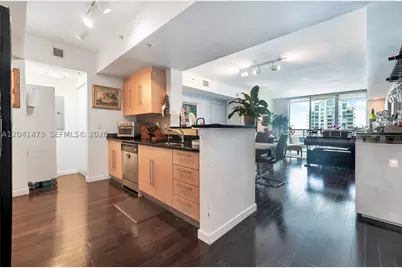 325 S Biscayne #3921, Miami, FL 33131 - Photo 2