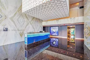 325 S Biscayne, Miami, FL 33131 - Photo 22