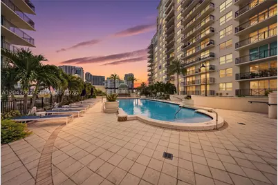 610 W Las Olas #1912N, Fort Lauderdale, FL 33312 - Photo 2