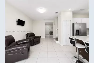 10604 W 33rd, Hialeah, FL 33018 - Photo 8