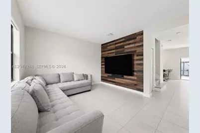 10604 W 33rd, Hialeah, FL 33018 - Photo 4