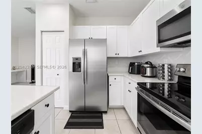 10604 W 33rd, Hialeah, FL 33018 - Photo 10