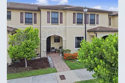10604 W 33rd, Hialeah, FL 33018 - Photo 2