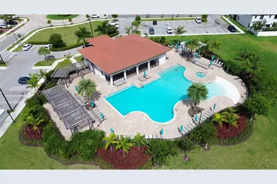 10604 W 33rd, Hialeah, FL 33018 - Photo 26