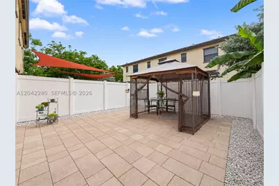 10604 W 33rd, Hialeah, FL 33018 - Photo 14