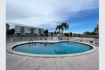 1185 Marseille #309, Miami Beach, FL 33141 - Photo 8