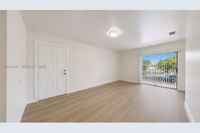 1670 W 42nd #1672, Hialeah, FL 33012 - Photo 4