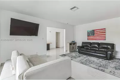 633 N Crescent, Hollywood, FL 33021 - Photo 12