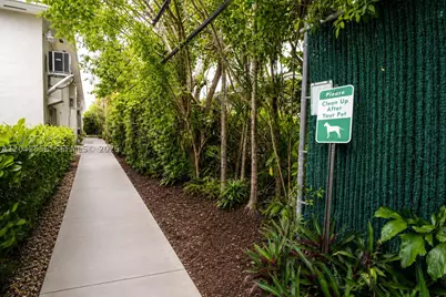 35 Edgewater #107, Coral Gables, FL 33133 - Photo 16