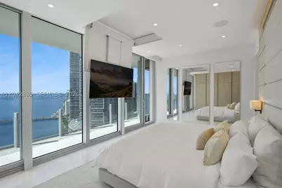 300 Biscayne Boulevard #2701, Miami, FL 33131 - Photo 16
