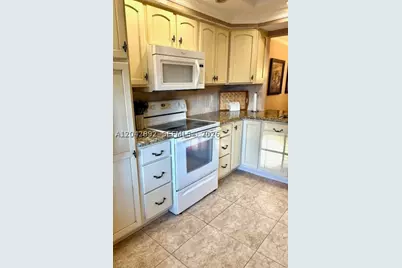 4000 Crystal Lake #112, Deerfield Beach, FL 33064 - Photo 8