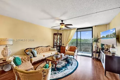 1000 Colony Point #422, Pembroke Pines, FL 33026 - Photo 28