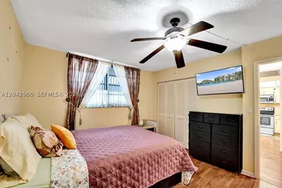 1000 Colony Point #422, Pembroke Pines, FL 33026 - Photo 40