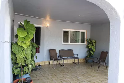 11512 NW 58th, Hialeah, FL 33012 - Photo 10