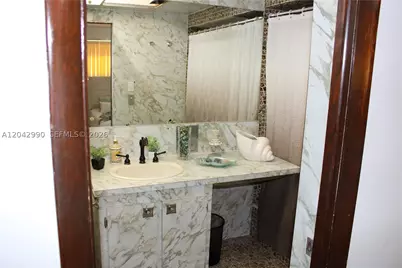 11512 NW 58th, Hialeah, FL 33012 - Photo 38