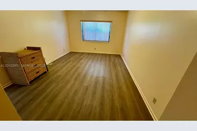 [Address not provided], Hallandale Beach, FL 33009 - Photo 4